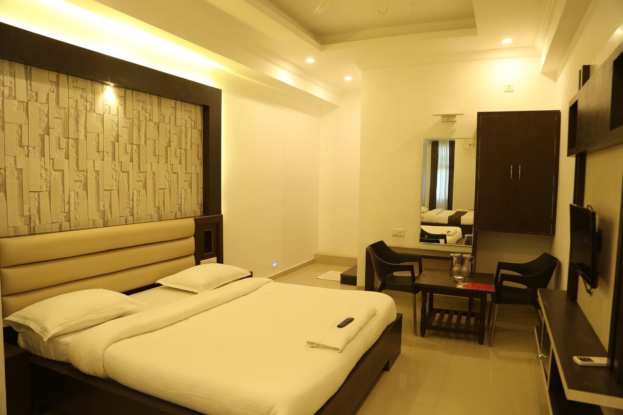 Hotel Shivananda Hospet Exterior photo